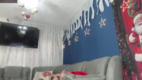 Snapshot of _veronica_tits chatting on December 7, 8:27 pm Veronica online show from December 7, 8:27 pm