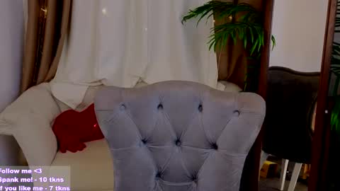 Snapshot of _violet_mills_ chatting on February 20, 8:58 pm Violet online show from February 20, 8:58 pm