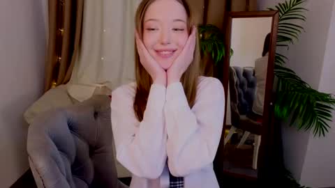 Snapshot of _violet_mills_ chatting on February 21, 3:12 am Violet online show from February 21, 3:12 am