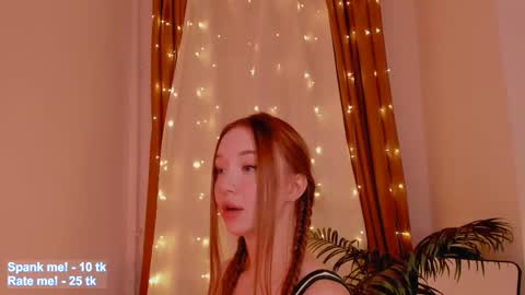 Snapshot of _violet_mills_ chatting on October 23, 2:55 am Violet online show from October 23, 2:55 am