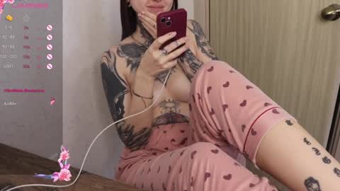 Snapshot of _viv1an_ chatting on March 7, 5:40 am Alis online show from March 7, 5:40 am