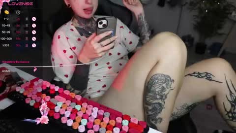 Alis online show from December 17, 7:53 pm