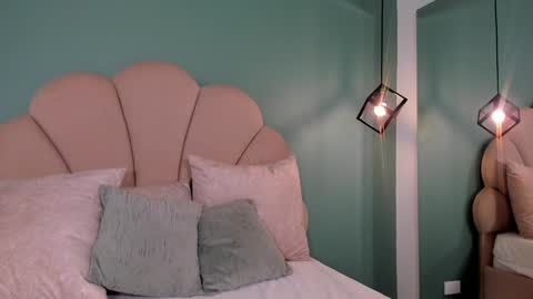 Snapshot of _vix555_ chatting on December 16, 10:40 am Vix online show from December 16, 10:40 am