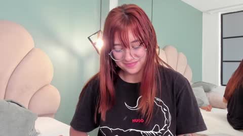 Snapshot of _vix555_ chatting on February 3, 9:52 am Vix online show from February 3, 9:52 am