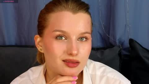 _watchmesmile_ online show from April 26, 3:48 am