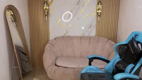 Snapshot of _wendy_b chatting on November 12, 2:56 am wendy online show from November 12, 2:56 am