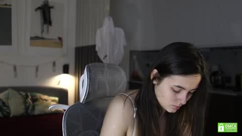 Snapshot of _whoareu_ chatting on November 1, 12:18 pm Kristina online show from November 1, 12:18 pm