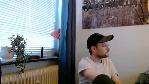 _whoisthatguy_ online show from October 21, 2:51 pm