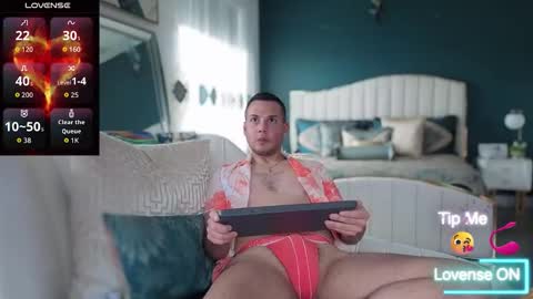Sebastian online show from November 15, 6:37 pm