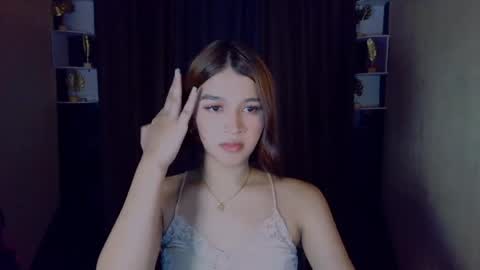 _xxlilly online show from May 6, 11:59 am