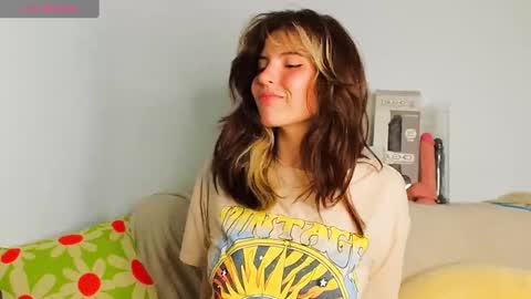 _yourcherrybomb online show from January 13, 3:01 am