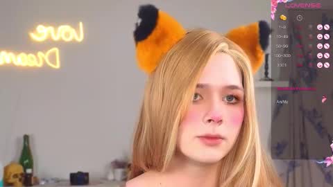 LITTLE FOX online show from October 22, 4:18 pm