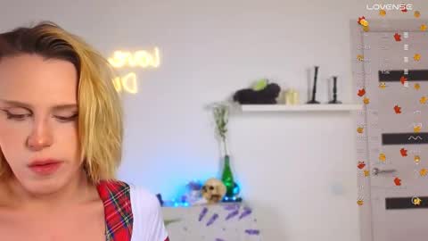 LITTLE FOX online show from October 30, 2:18 pm