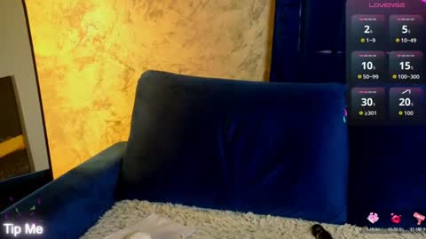 Snapshot of _yoursubmissive_ chatting on July 7, 6:47 am Sasha online show from July 7, 6:47 am