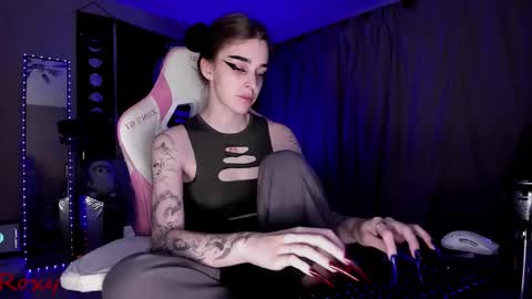 Snapshot of _yourwetdreams_ chatting on October 8, 2:20 am Roxy online show from October 8, 2:20 am