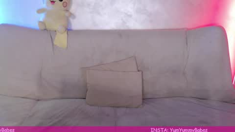 Snapshot of _yummybabes_ chatting on November 10, 7:24 pm Nicole Thomas Dave online show from November 10, 7:24 pm