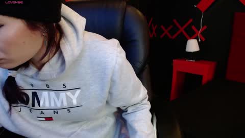 Yuyi online show from January 20, 12:07 pm