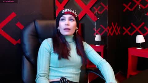 Yuyi online show from January 24, 11:15 am