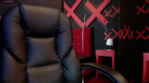 Yuyi online show from March 7, 11:07 am