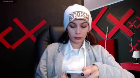 Yuyi online show from March 10, 10:59 am