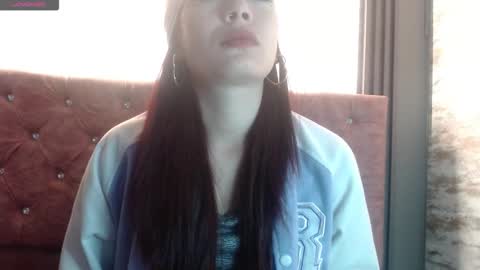 Yuyi online show from November 18, 11:47 am