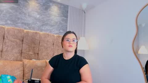 zoe online show from March 13, 11:50 am