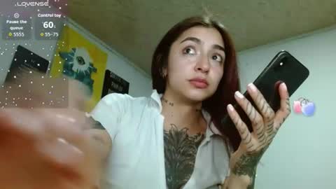 Zoe  online show from June 11, 2:33 am