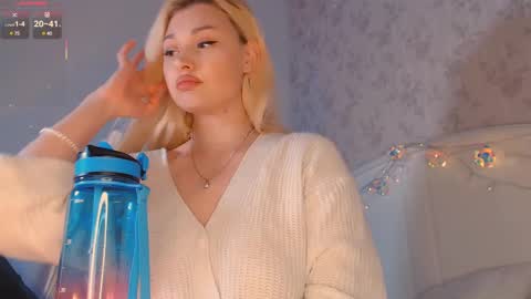 Snapshot of a1l3na_al3 chatting on March 2, 2:21 pm Alena online show from March 2, 2:21 pm