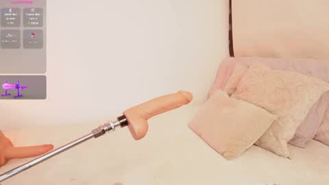 Snapshot of a__vanellopecute chatting on June 24, 8:35 am Alexandra online show from June 24, 8:35 am
