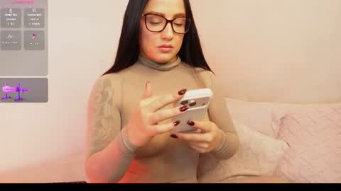 Snapshot of a__vanellopecute chatting on July 28, 9:48 am Alexandra online show from July 28, 9:48 am