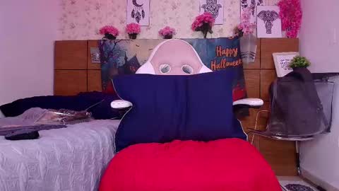 Aisha online show from October 8, 11:52 am