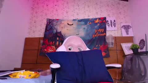 Aisha online show from October 9, 11:52 am