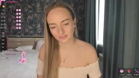 Snapshot of a_delina chatting on March 4, 9:04 am Adelina online show from March 4, 9:04 am