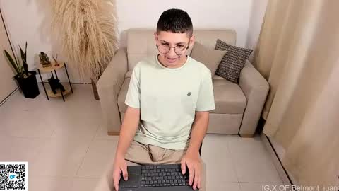 a_lejandro_0_8 online show from April 28, 6:29 am