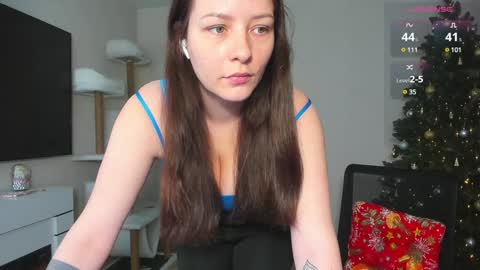 Snapshot of a_lise chatting on December 16, 10:18 am Alisa online show from December 16, 10:18 am