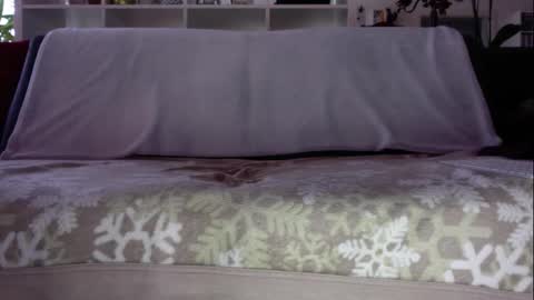 a_nice_dick_77 online show from January 8, 7:43 am