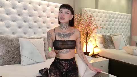 Luni  online show from September 17, 2:41 pm