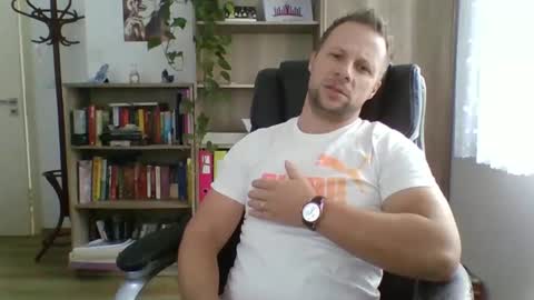 Snapshot of aaaandzzz chatting on January 15, 9:45 am Long distance cumshot online show from January 15, 9:45 am