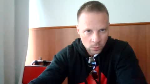 Long distance cumshot online show from August 8, 10:50 am