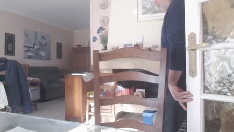 Snapshot of aalex1717 chatting on December 25, 11:54 am Aalex1717 online show from December 25, 11:54 am