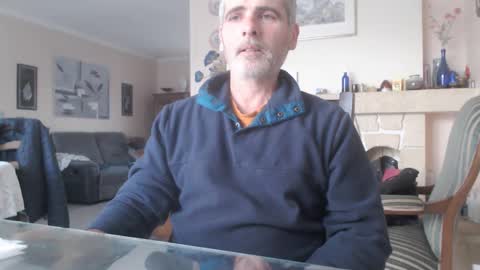 Snapshot of aalex1717 chatting on December 25, 3:49 pm Aalex1717 online show from December 25, 3:49 pm