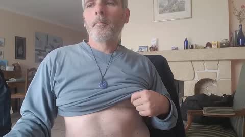 Snapshot of aalex1717 chatting on December 29, 12:23 pm Aalex1717 online show from December 29, 12:23 pm