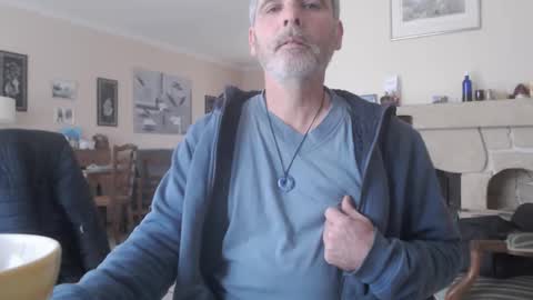 Snapshot of aalex1717 chatting on January 1, 9:17 am Aalex1717 online show from January 1, 9:17 am