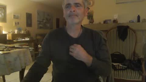 Snapshot of aalex1717 chatting on January 17, 10:23 pm Aalex1717 online show from January 17, 10:23 pm