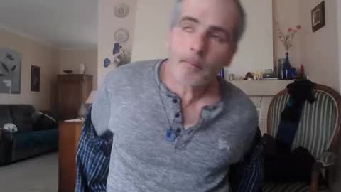 Snapshot of aalex1717 chatting on January 27, 10:27 am Aalex1717 online show from January 27, 10:27 am