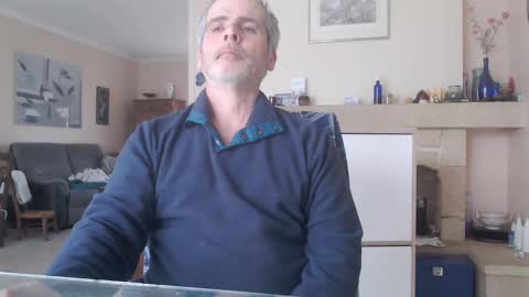 Snapshot of aalex1717 chatting on February 16, 4:10 pm Aalex1717 online show from February 16, 4:10 pm