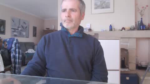 Snapshot of aalex1717 chatting on February 18, 7:10 am Aalex1717 online show from February 18, 7:10 am