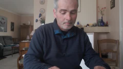 Snapshot of aalex1717 chatting on March 12, 8:08 am Aalex1717 online show from March 12, 8:08 am