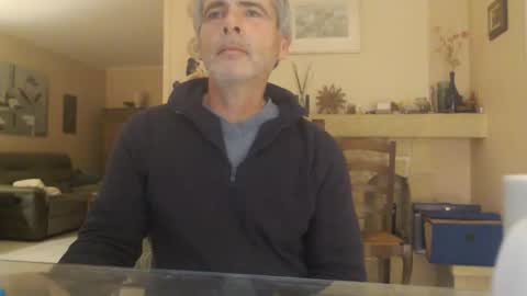 Snapshot of aalex1717 chatting on October 22, 4:57 am Aalex1717 online show from October 22, 4:57 am