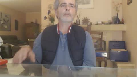 Snapshot of aalex1717 chatting on October 25, 3:58 am Aalex1717 online show from October 25, 3:58 am